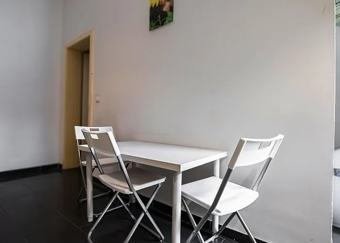 Near Danube And Lorenz Boehler - Stylish Private With Shared Garden, Tv & Wifi וינה