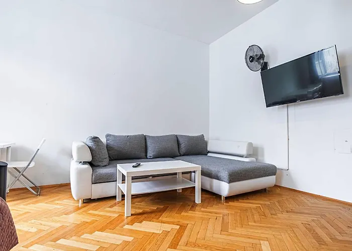 דירה Near Danube And Lorenz Boehler - Stylish Private With Shared Garden, Tv & Wifi