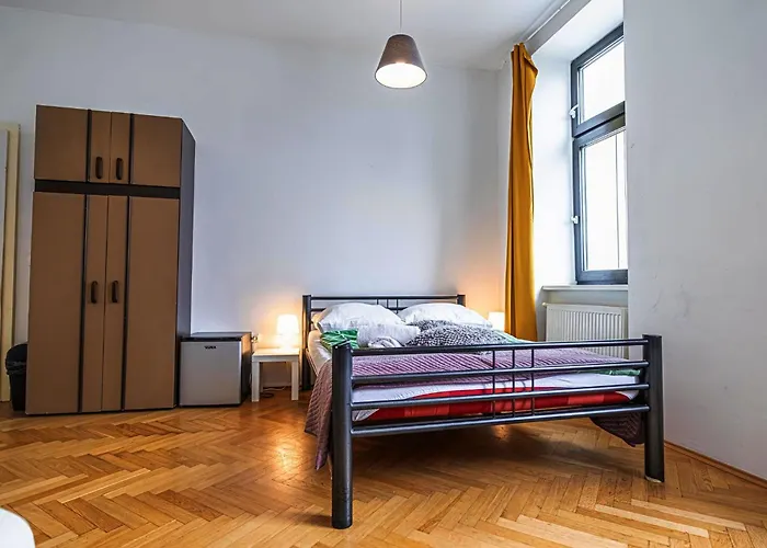 דירה Near Danube And Lorenz Boehler - Stylish Private With Shared Garden, Tv & Wifi
