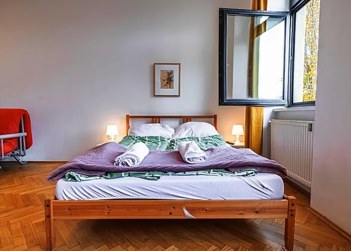 דירה Near Danube And Lorenz Boehler - Stylish Private With Shared Garden, Tv & Wifi וינה