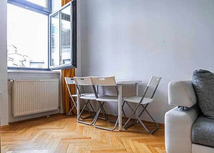 דירה Near Danube And Lorenz Boehler - Stylish Private With Shared Garden, Tv & Wifi וינה