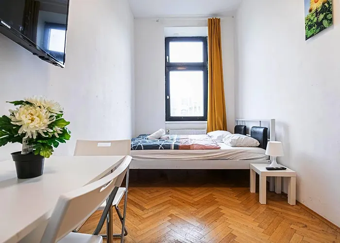 דירה Near Danube And Lorenz Boehler - Stylish Private With Shared Garden, Tv & Wifi