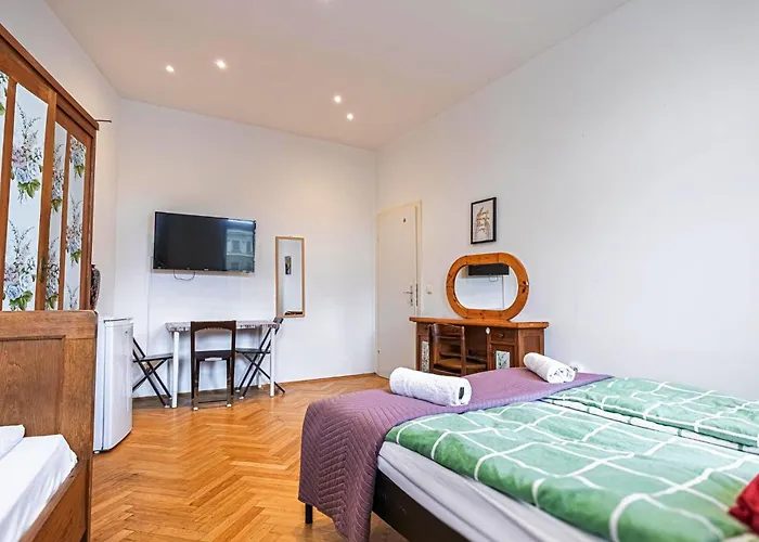 דירה Near Danube And Lorenz Boehler - Stylish Private With Shared Garden, Tv & Wifi