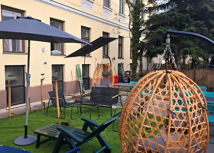 דירה Near Danube And Lorenz Boehler - Stylish Private With Shared Garden, Tv & Wifi וינה